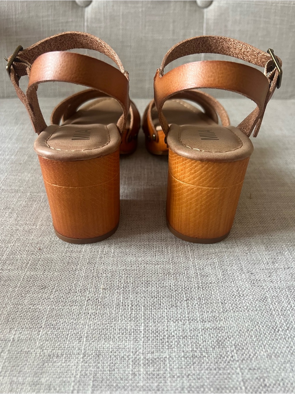 MIA Cognac Tan Crisscross Ankle-Strap block heel Summer Sandals, Size 7, NWT - Picture 7 of 8